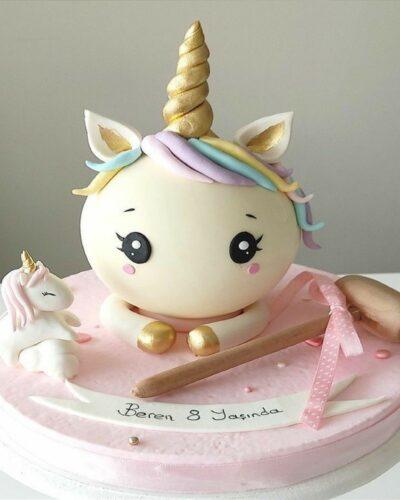 Unicorn pinata Cake