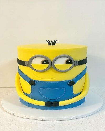 Yo Minion Cake